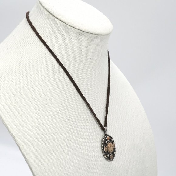 Necklace with leather cord and silver pendant. - Picture 2 of 3